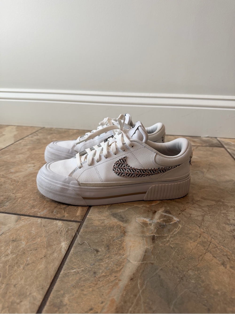 Nike Court Legacy Lift Women’s Sneakers